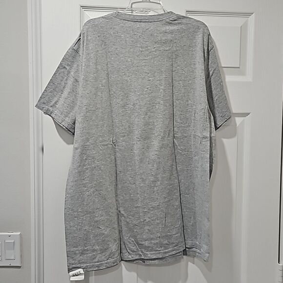 Old Navy Collectible tshirt - Picture 3 of 3